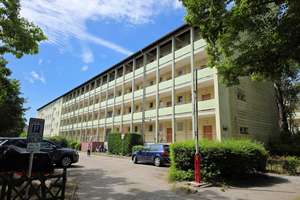 Direkt am Park - Vermietete Wohnung (3. OG) in ruhiger Lage mit Balkon - Fernwärme - – Am Gemeindepark 42, 12249 Lankwitz, Berlin – Vorschaubild 3