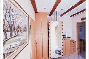 Topausstattung mit traumhafter Aussicht: PV, Speicher, separates Apartment, Ausblick uvm. – Die vollständige Adresse der Immobilie erhältst du vom Anbieter., 96269 Großheirath – Vorschaubild 9