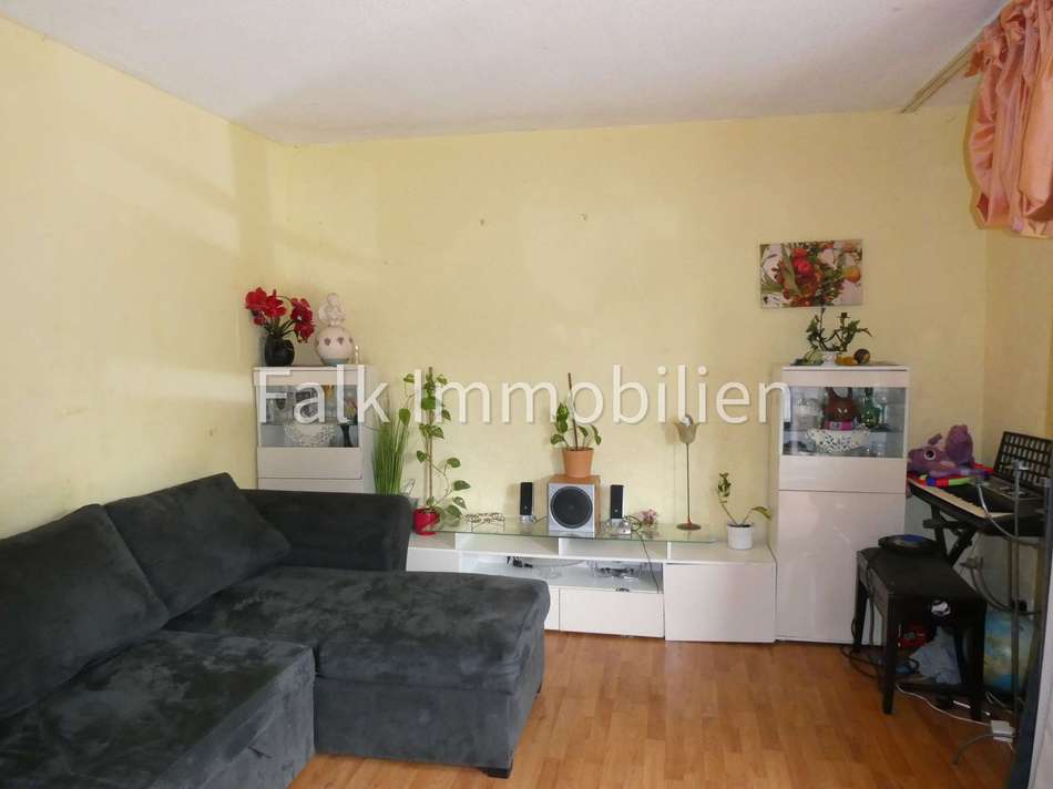Wohnzimmer mit Zugang Balkon