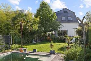 Außergewöhnliches Familiendomizil mit Pool, Galerie und exklusiver Architektur – Die vollständige Adresse der Immobilie erhältst du vom Anbieter., 22145 Rahlstedt, Hamburg – Vorschaubild 2