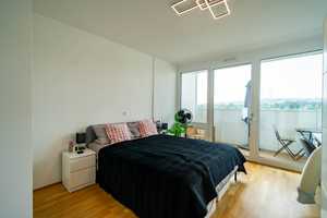 Lichtdurchflutete 2-Zimmer-Wohnung mit Einbauküche und Balkon – Regensburg – Vorschaubild 5