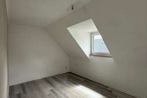 Kaltental, „WG-Haus statt WG-Zimmer: Drei abgeschlossene Wohnungen für feste 3er-Teams“ – Engelboldstr. 103, 70569 Kaltental, Stuttgart – Vorschaubild 19