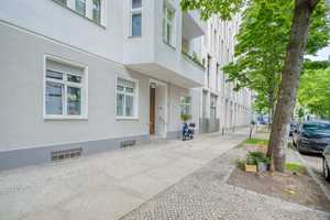 Große 4-Zimmer-Altbauwohnung mit Balkon in Charlottenburg-Wilmersdorf – Gieselerstraße 20, 10713 Berlin – Vorschaubild 4