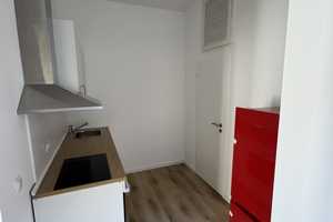 Erstbezug nach Renovierung, schöne Wohnung mit Einbauküche in unmittelbarer Nähe zur RWTH – Königstraße 62, 52064 Aachen – Vorschaubild 4