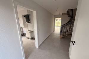Moderne Doppelhaushälfte in Wiefelstede, Ihr neues Zuhause zum Wohlfühlen – Die vollständige Adresse der Immobilie erhältst du vom Anbieter., 26215 Wiefelstede – Vorschaubild 2