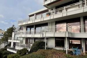Wohnung mit weiträumigem Elbblick und zwei Stellpätzen unmittelbar vor der Tür – Strandtreppe 2, 22587 Blankenese, Hamburg – Vorschaubild 6