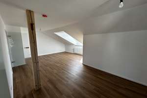 Familiär & Modern: Frisch sanierte 3-Zi.-DG-Wohnung (71 m²) – Die vollständige Adresse der Immobilie erhältst du vom Anbieter., 75179 Arlinger, Pforzheim – Vorschaubild 2