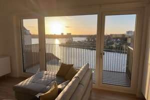 Nur mit Möbel-Übernahme! Traum-Wohnung mit direktem Wasserblick in Potsdam
