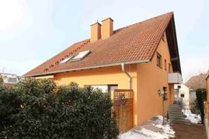 Ihr neues Zuhause: Großzügige DHH in Karlsbad-Langensteinbach mit Garage – Die vollständige Adresse der Immobilie erhältst du vom Anbieter., 76307 Karlsbad – Vorschaubild 1