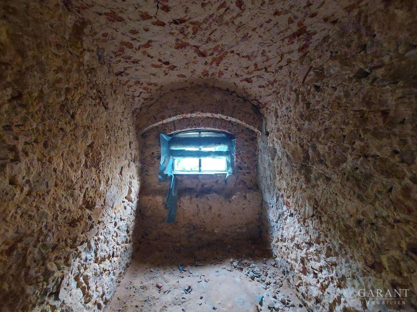 Sanierungsobjekt mit Denkmalschutz, Einfamilienhaus mit Ausbaupotenzial in Sulzbach-Rosenberg, Amberg Sulzbach Kreis – Bild 3