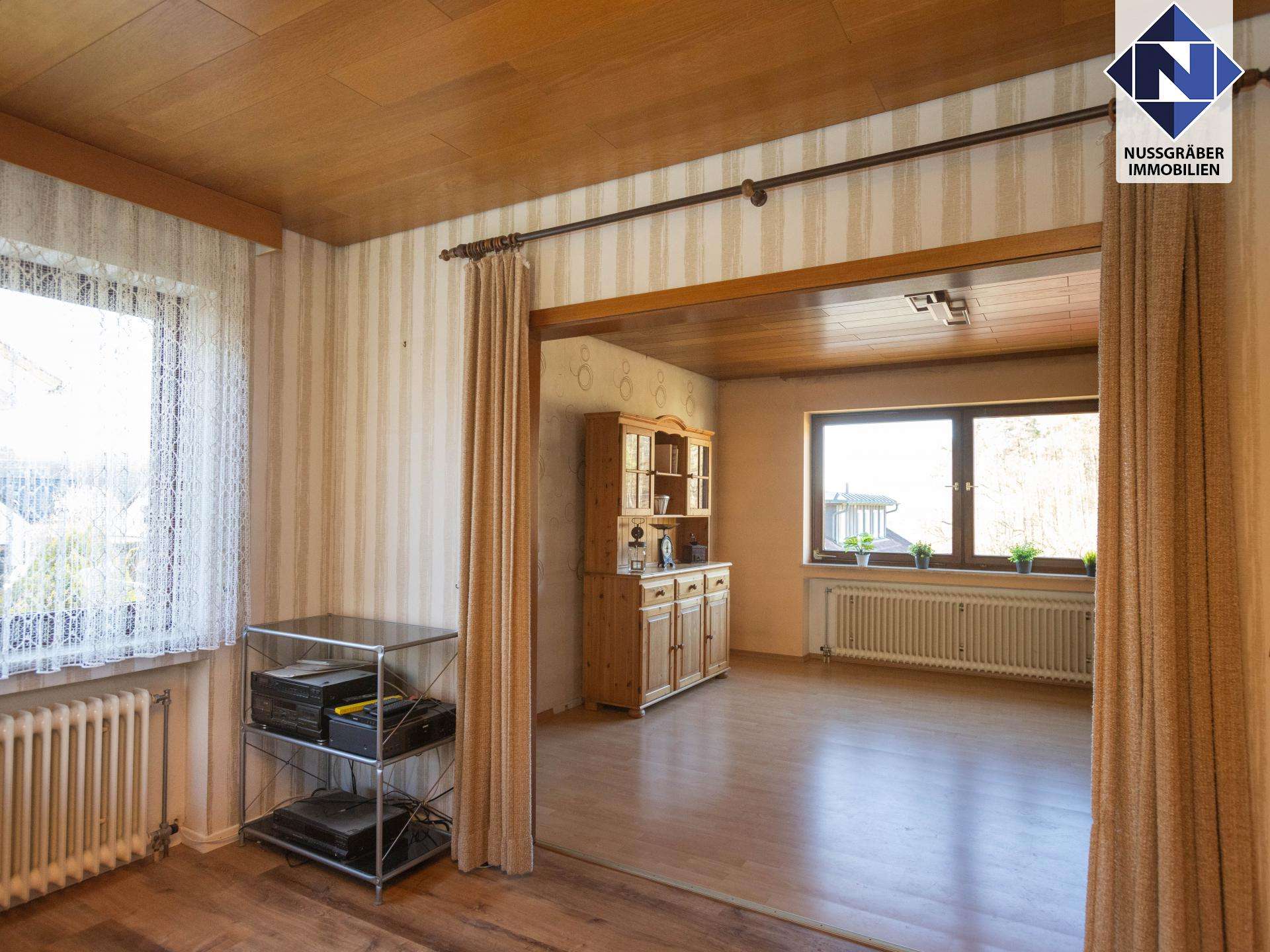 Immobilie in Frickenhausen - Familienparadies mit 7,5 Zimmern, offenem Kamin und großem Garten - Bild 8