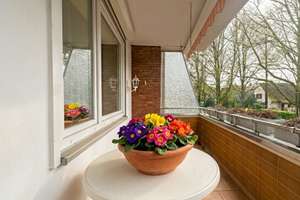 KOMPAKT + EXZELLENT aufgeteilt: Helle 2,5 Zimmer-Wohnung mit Südwestloggia