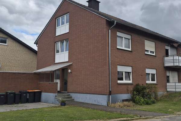 !! 3 Familienhaus in guter Lage!!