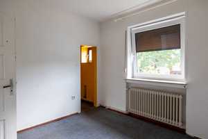 *** NEUER PREIS - NEBENGEBÄUDE und GUTE LAGE für FAMILIEN - BEZUGSFREI - GARAGE *** – Delmenhorst – Vorschaubild 4