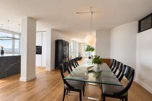 Skylineblick trifft Naturschutzgebiet: Penthouse-Maisonette in Bergen-Enkheim!!