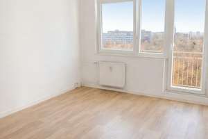 Schöne 1-Raum Wohnung mit Balkon und Einbauküche