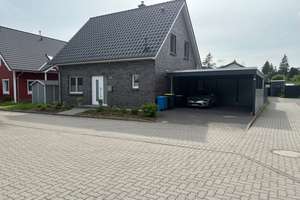 Wohnen mit Charakter: Modernes Einfamilienhaus in Einfeld