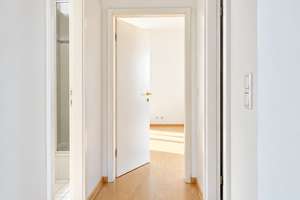 Modernisierte Wohnung mit 4 Zimmern in München Perlach – 81735 Waldtrudering, München – Vorschaubild 7