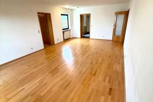 Tolle 4 Zimmerwohnung mit Balkon – Die vollständige Adresse der Immobilie erhältst du vom Anbieter., 81739 Altperlach, München – Vorschaubild 2
