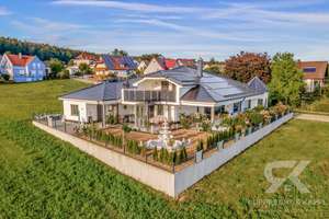 *Neuwertige Villa mit Weitblick, 9 Zimmern, Toplage und luxuriöser Ausstattung in Kümmersbruck* – Die vollständige Adresse der Immobilie erhältst du vom Anbieter., 92245 Kümmersbruck – Vorschaubild 1