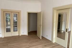 3 Zimmer Kueche Bad / Balkon  Flur / Keller ( Garage möglich) – Poststraße 45, 66333 Völklingen – Vorschaubild 2