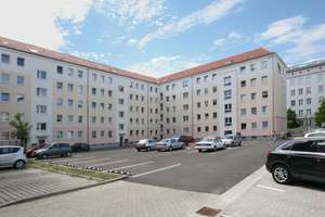 *Die Treppen hinauf zu Ihrer neuen Wohnung* – 39104 Altstadt, Magdeburg – Vorschaubild 9