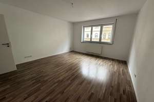 4-Zimmer-Wohnung mit Balkon - bereit für Ihren Einzug! – Traubenstraße 53, 70176 Rosenberg, Stuttgart – Vorschaubild 2