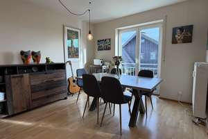 Sonnige drei Zimmer Wohnung mit großzügigen Balkon – Die vollständige Adresse der Immobilie erhältst du vom Anbieter., 85049 West, Ingolstadt – Vorschaubild 2