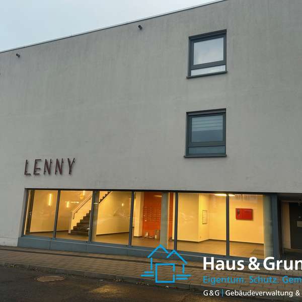 *** charmante, helle 1-Zimmer-Wohnung mit Loggia, Einbauküche in begehrter Lage ***