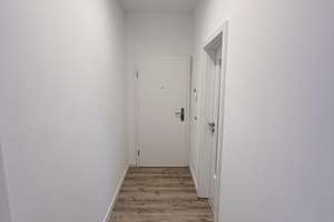 Frisch sanierte 2-Raum-Wohnung mit Einbauküche, Bad mit Wanne,  & Carport-Stellplatz – Die vollständige Adresse der Immobilie erhältst du vom Anbieter., 6246 Bad Lauchstädt – Vorschaubild 10