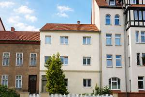 Sehr gepflegtes Mehrfamilienhaus in zentraler ruhiger Erfurter Lage– solide Kapitalanlage mit Ausbau