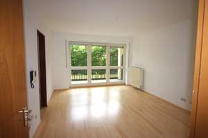 Gemütliche 2-Zimmer-Wohnung mit Terrasse und TG-Stellplatz in Deggendorf – Die vollständige Adresse der Immobilie erhältst du vom Anbieter., 94469 Deggendorf – Vorschaubild 2