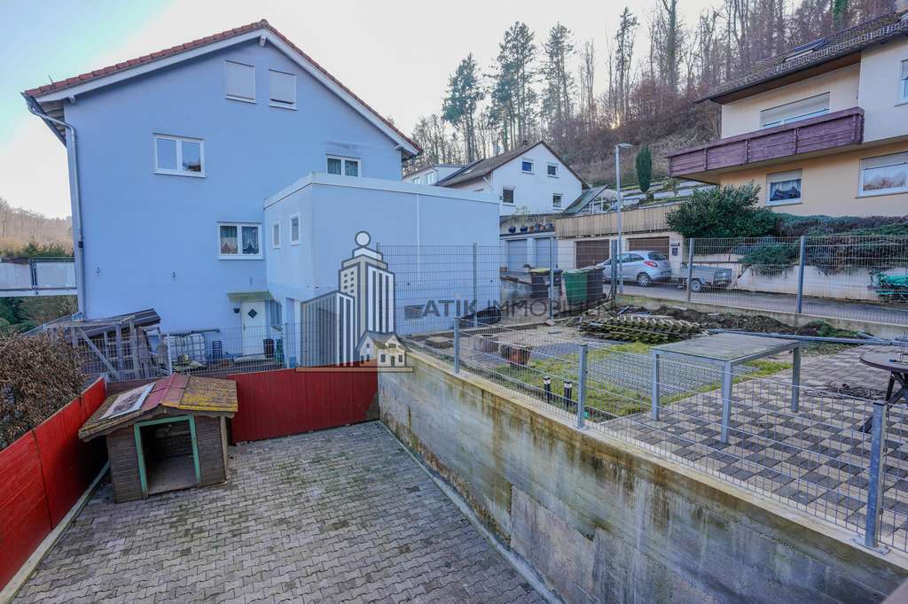 Immobilie in Kämpfelbach - ATIK: Freistehendes Zweifamilienhaus mit Anbau auf großem Grundstück - Bild 3