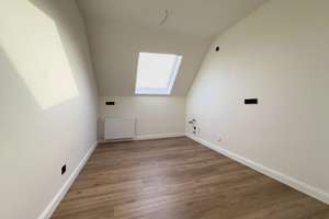 ETW // 2026 sanierte Dachgeschosswohnung – Die vollständige Adresse der Immobilie erhältst du vom Anbieter., 42719 Wald, Solingen – Vorschaubild 12