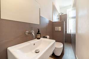 📈 Kapitalanlage in Bestlage von Prenzlauer Berg! – Sonniger 2-Zi.-Stuck-Altbau mit Balkon & Aufzug – 10437 Prenzlauer Berg, Berlin – Vorschaubild 10