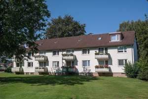 Zentral und gemütlich: Helle 3-Zimmer-Wohnung mit Balkon und Tageslichtbad – Posener Str. 25, 38440 Wohltberg, Wolfsburg – Vorschaubild 2