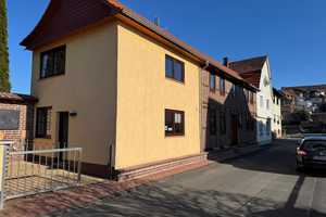 sehr gepflegtes kleines Haus mit gemütlichem Hof inkl. überdachter Terrasse zu verkaufen – Werra-Meißner-Kreis – Vorschaubild 1