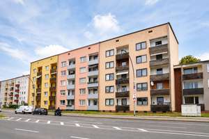3 Zimmer Wohnung mit Balkon, Weitblick & Entwicklungspotenzial in Salzgitter Lebenstedt zu verkaufen