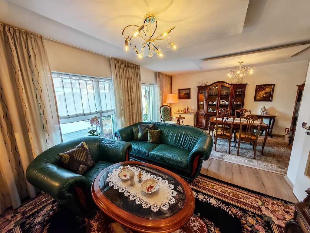 Immobilie in Cottbus - Chóśebuz - Schönes Reihenhaus mit Garage und Einbauküche in Cottbus-Sielow zu verkaufen! - Bild 1