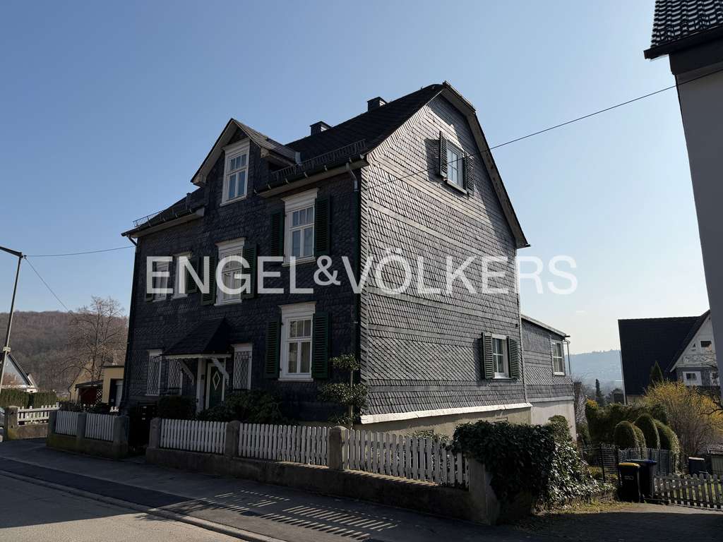 Immobilie in Siegen - Charmantes Dreifamilienhaus in begehrter Lage am Siegener Giersberg - Bild 1