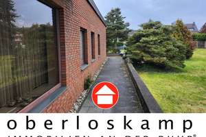 Bungalow im Grünen in zweiter Reihe auf rd. 3.500 m² großem Grundstück mit mehreren Garagen!
