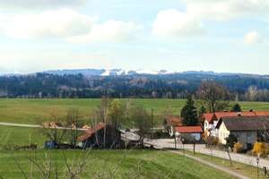 Charmantes Grundstück mit historischen Bauernhof  – Alpenblickstr 1, 82386 Oberhausen – Vorschaubild 4