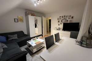 Helle 2-Zimmer Wohnung im DG