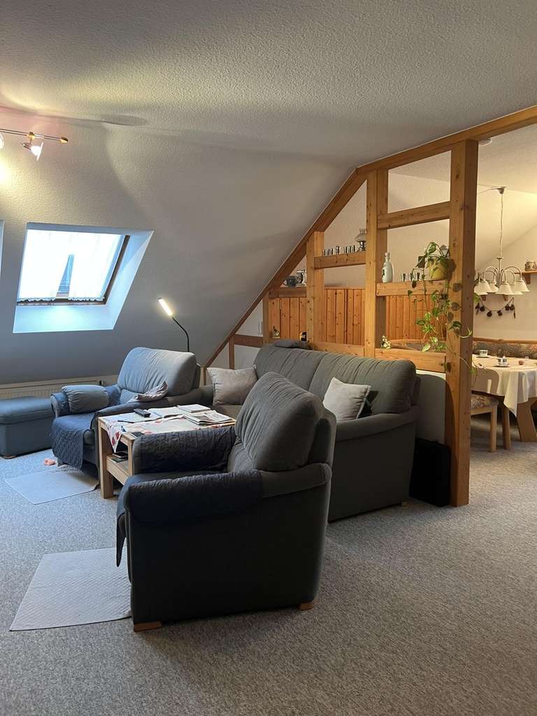 Immobilie in Großenseebach - Helle 2-Zimmer Dachgeschosswohnung in Großenseebach mit großem Balkon - BITTE KEINE MAKLERANFRAGEN - Bild 1