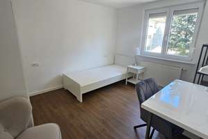 Helles möbliertes WG-Zimmer in moderner Wohnung (Erstbezug)