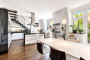 Wohnen auf hohem Niveau – Exklusives Penthouse im Belgischen Viertel