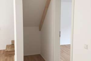 Schöner Wohnen! Schicke 4-Zimmer-Wohnung zu vermieten! – Die vollständige Adresse der Immobilie erhältst du vom Anbieter., 70329 Obertürkheim (Ortsteil), Stuttgart – Vorschaubild 9
