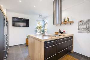 Familienfreundliche DHH: Terrasse, Dachterrasse & zusätzlicher Wohnbereich im Keller. – Die vollständige Adresse der Immobilie erhältst du vom Anbieter., 86453 Dasing – Vorschaubild 3