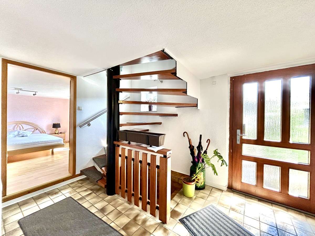 Immobilie in Dreisbach - **Gepflegte Doppelhaushälfte mit toller Gartenanlage und gräumigen Garagen in Dreisbach** - Bild 9