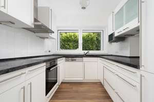 Stilvolles Einfamilienhaus mit Sauna, großem Grundstück und modernisierter Technik in Oberneuland – Die vollständige Adresse der Immobilie erhältst du vom Anbieter., 28355 Oberneuland, Bremen – Vorschaubild 3